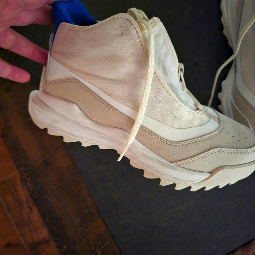Sorel's Out n' About 718 Mid Chalk, Hyper Blue 5 1/2